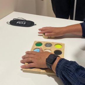 Atelier de sensibilisation au handicap visuel organisé dans les locaux d’Action Logement.